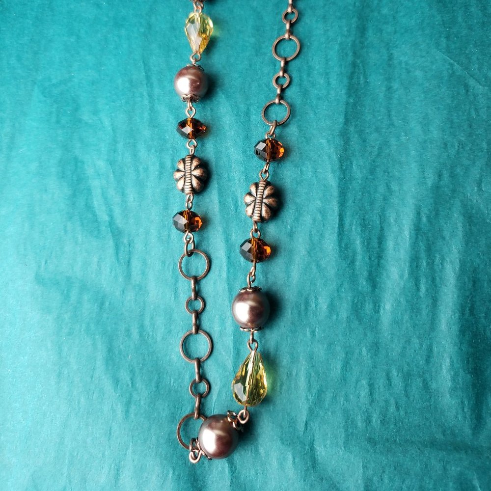 2/10$ Floral brown yellow faux pearls and flower necklace